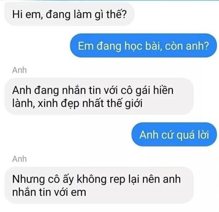 Meme ⚡ Anh đang nhắn tin với cô gái xinh đẹp nhất nhưng cô ấy không rep nên anh nhắn tin với em