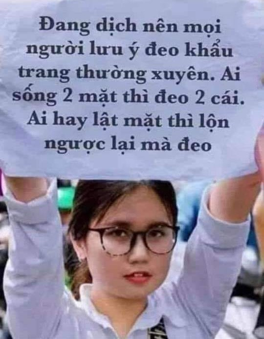 Meme ⚡ Đang dịch ai sống 2 mặt thì đeo 2 khẩu trang, ai hay lật mặt thì lộn ngược lại mà đeo