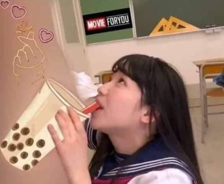 Meme ⚡ Cô gái Nhật Bản uống trà sữa