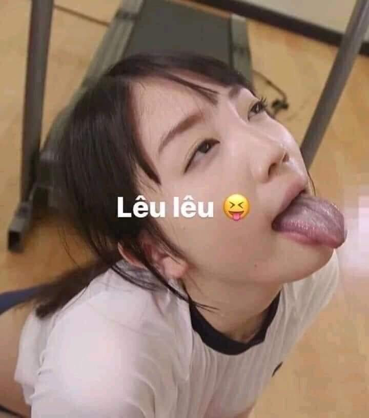 Meme ⚡ Cô gái Nhật Bản thè lưỡi lêu lêu