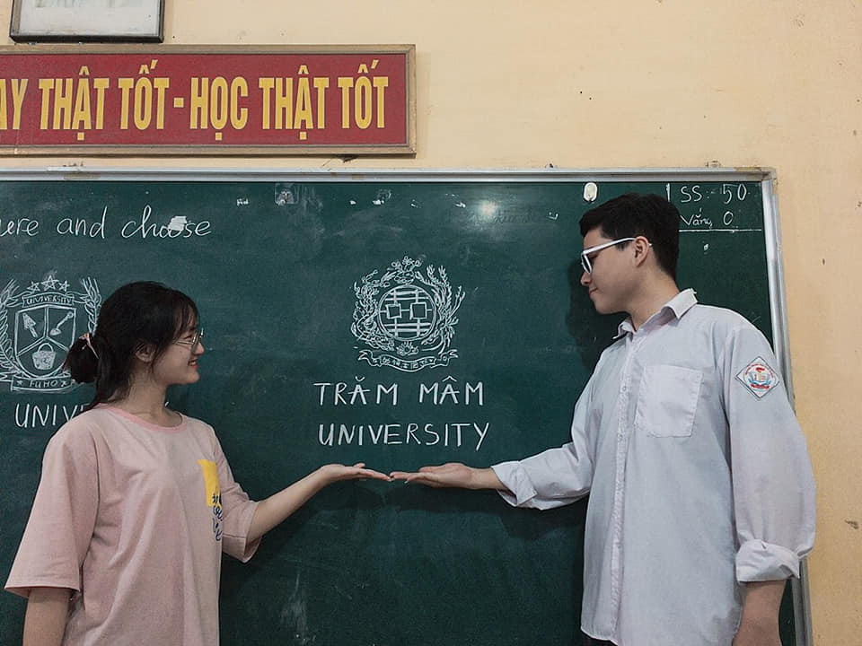 Meme ⚡ Trường đại học Trăm Mâm – Tram Mam University